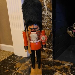 WOODEN NUT CRACKER WEST GERMANY GUARD MATTHES HANDBEMALT 7151 AFFALRERBACH